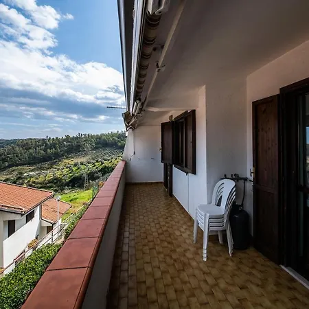 L'ogliastro Apartment Petrizzi